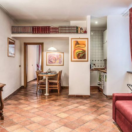 Апартаменти Cozy Flat In Trevi Fountain Рим Екстер'єр фото