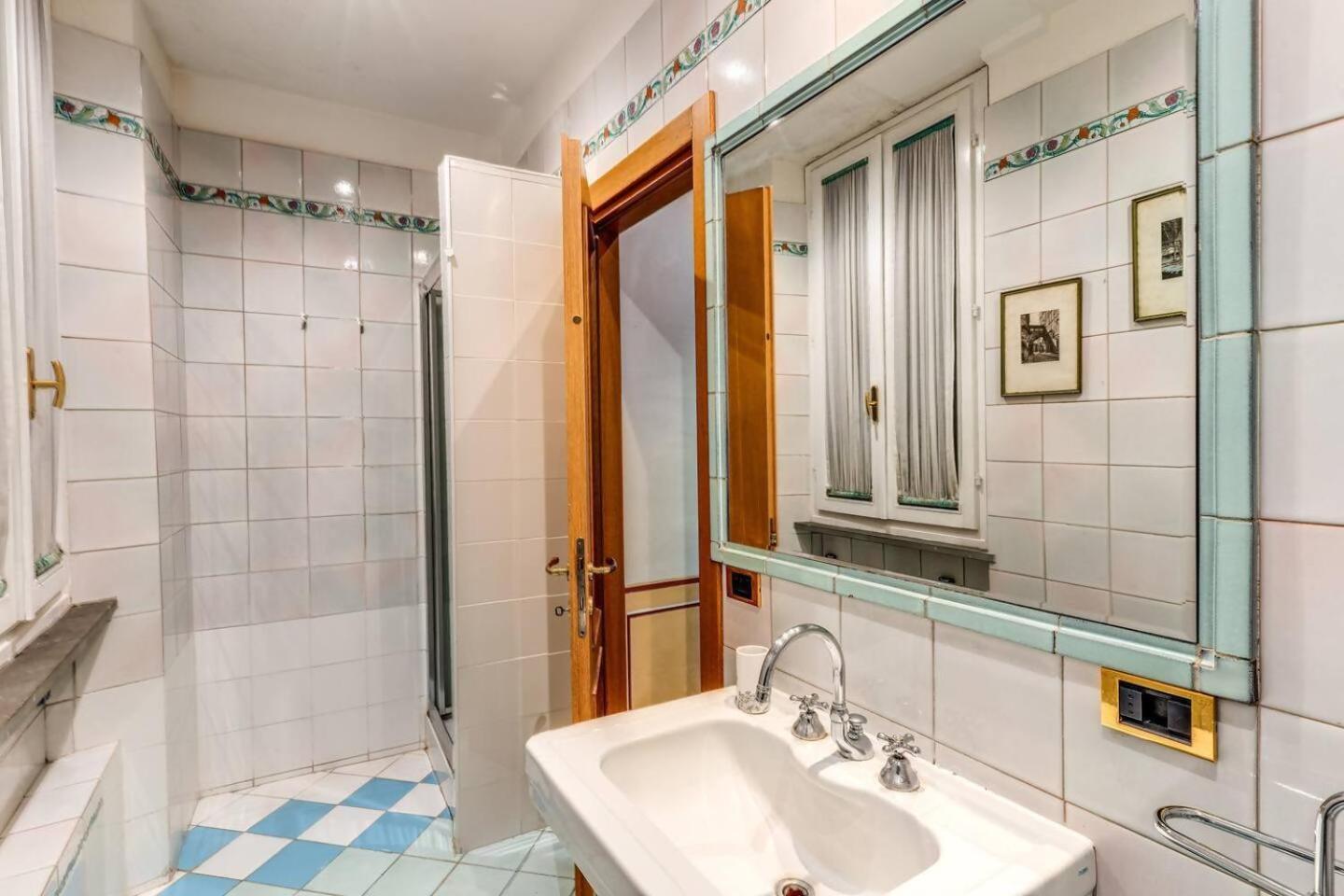 Апартаменти Cozy Flat In Trevi Fountain Рим Екстер'єр фото