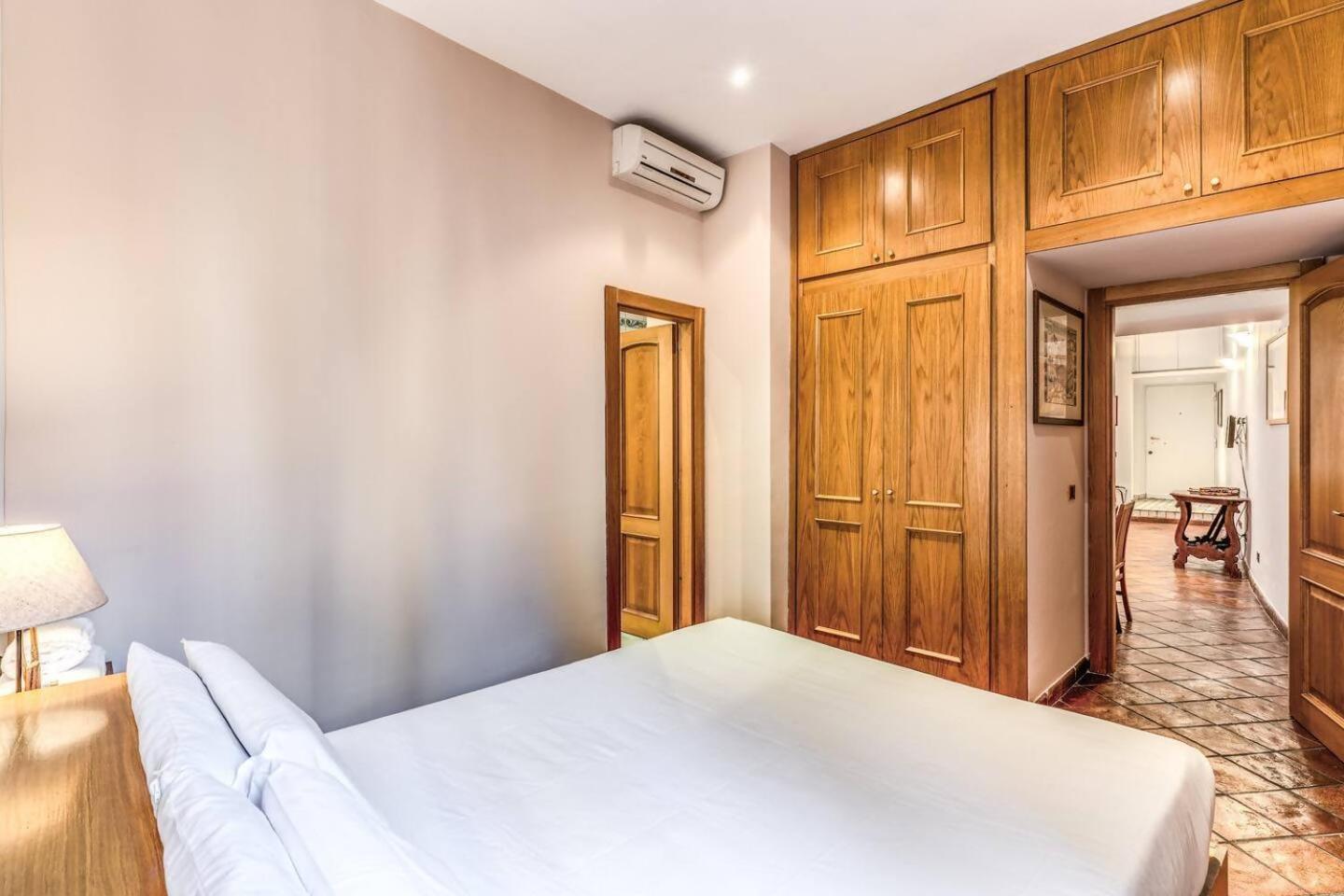 Апартаменти Cozy Flat In Trevi Fountain Рим Екстер'єр фото